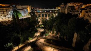 Ragusa. Parco urbano di Cava Santa Domenica in notturna